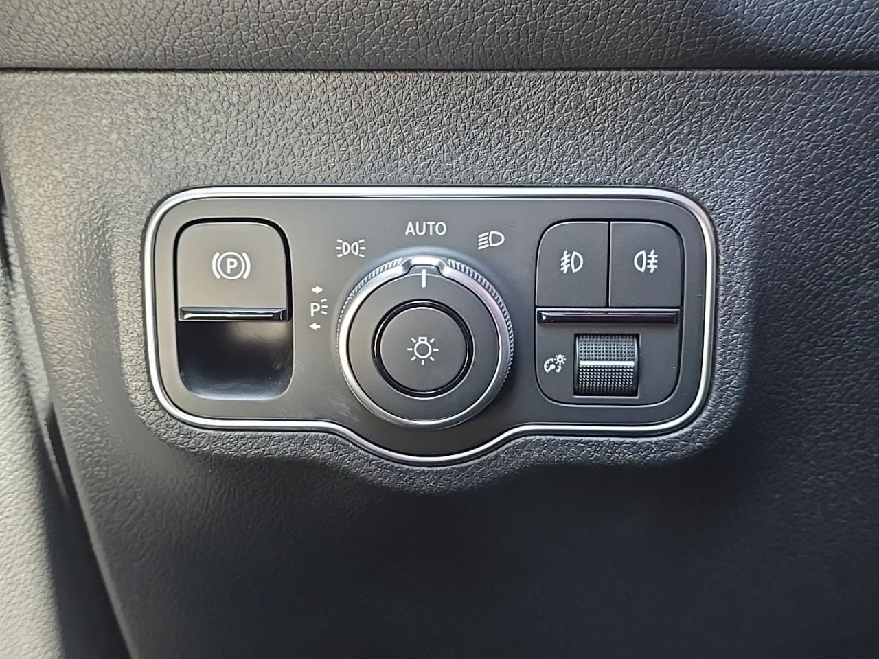New 2026 Mercedes-Benz GLB 250 4MATIC image 26
