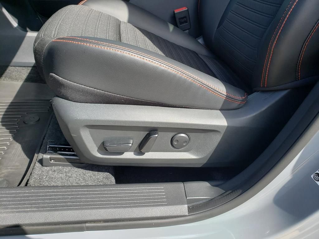 Certified 2025 Nissan Rogue SV AWD/4WD image 29
