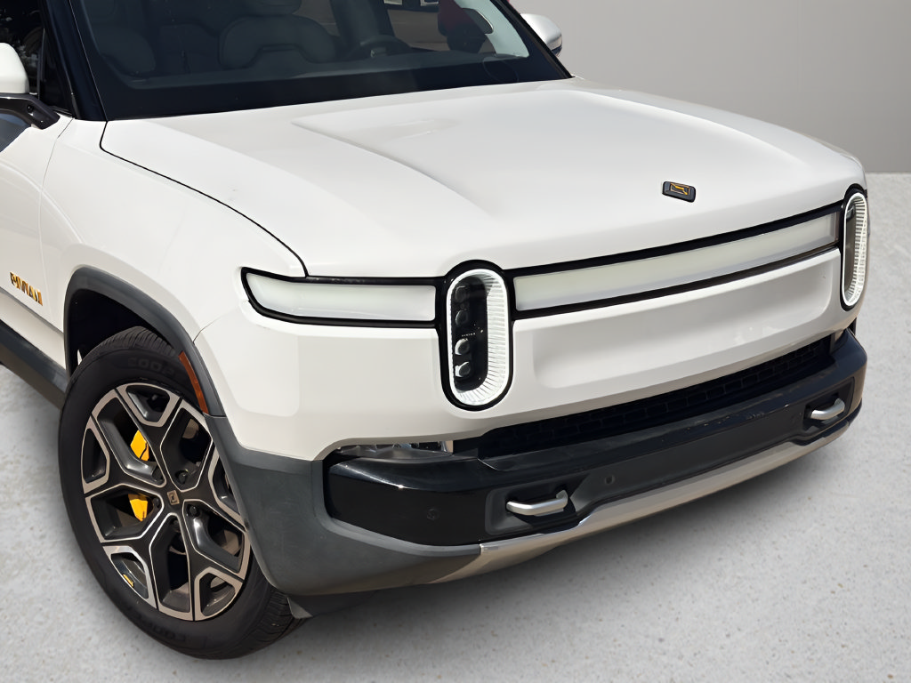 Used 2024 Rivian R1S Adventure Quad AWD/4WD image 24