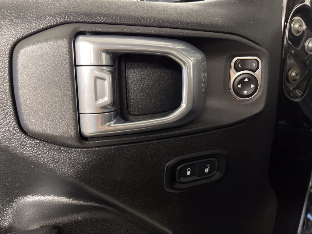 Used 2021 Jeep Wrangler Unlimited Sport AWD/4WD image 18
