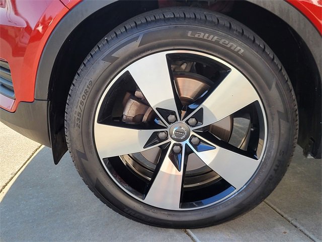 Used 2019 Volvo XC40 T5 Momentum image 7