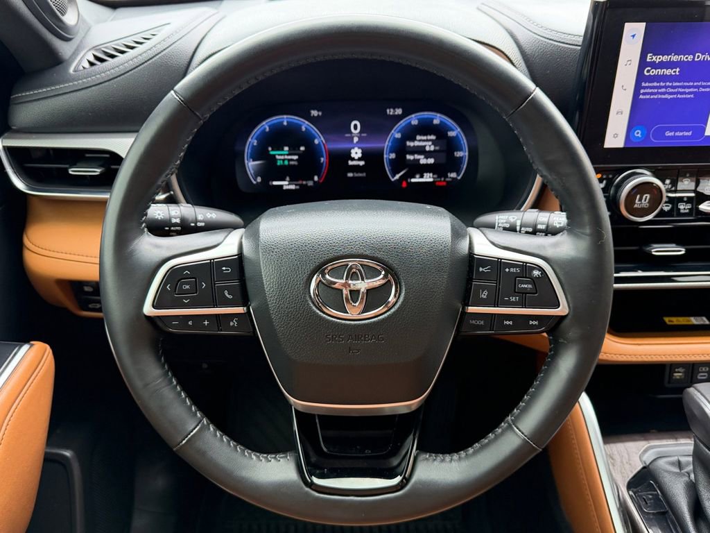 Used 2024 Toyota Highlander Platinum image 20