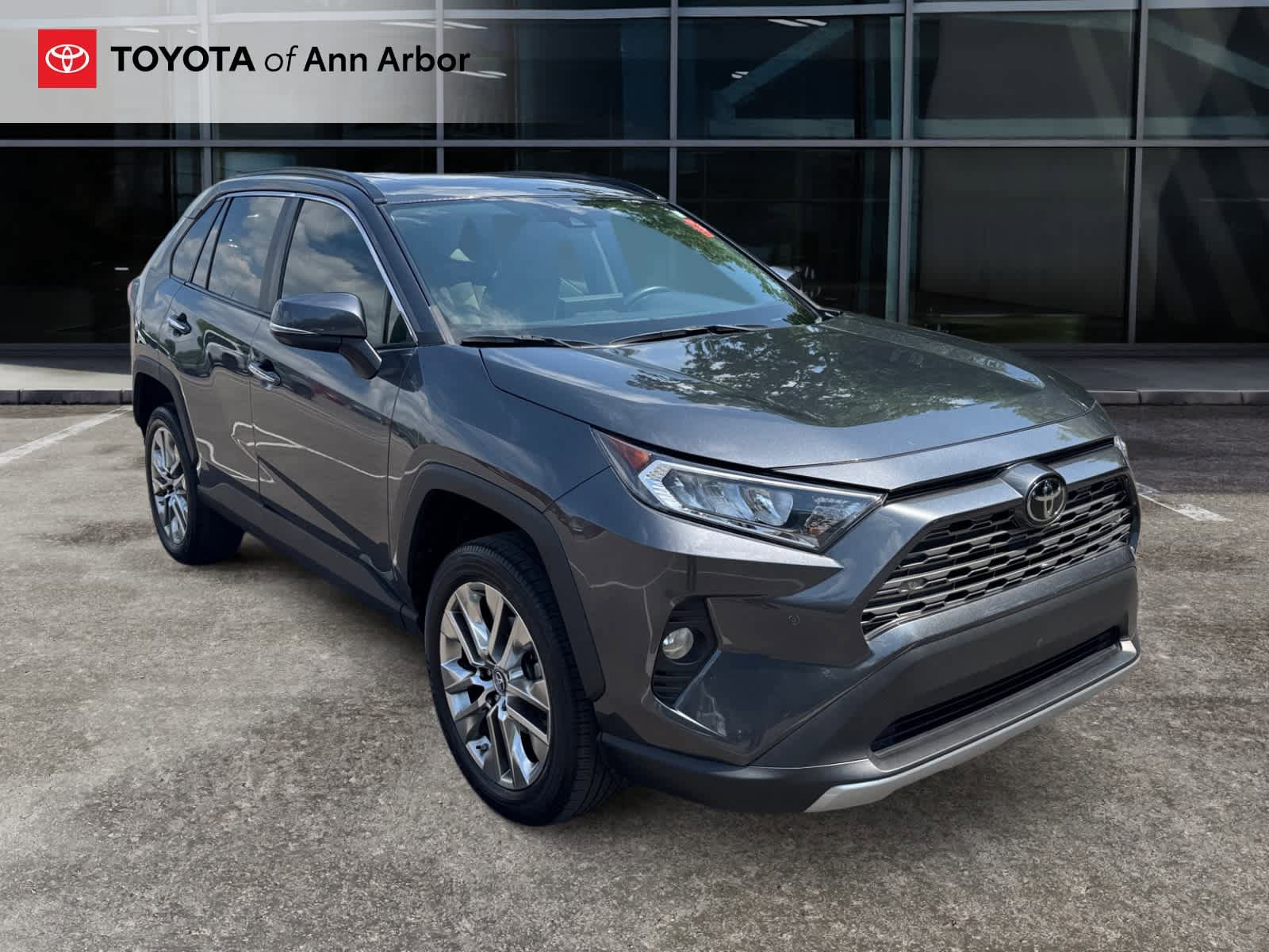 Used 2019 Toyota RAV4 Limited FWD image 1