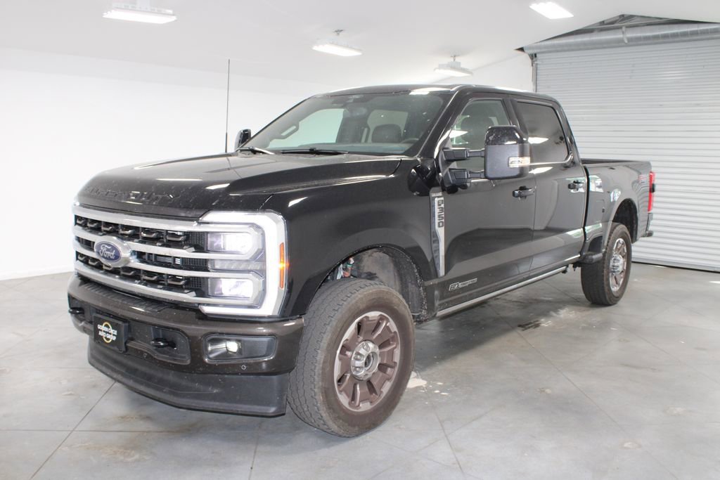 Used 2025 Ford F350 King Ranch w/ FX4 Off-Road Package image 4