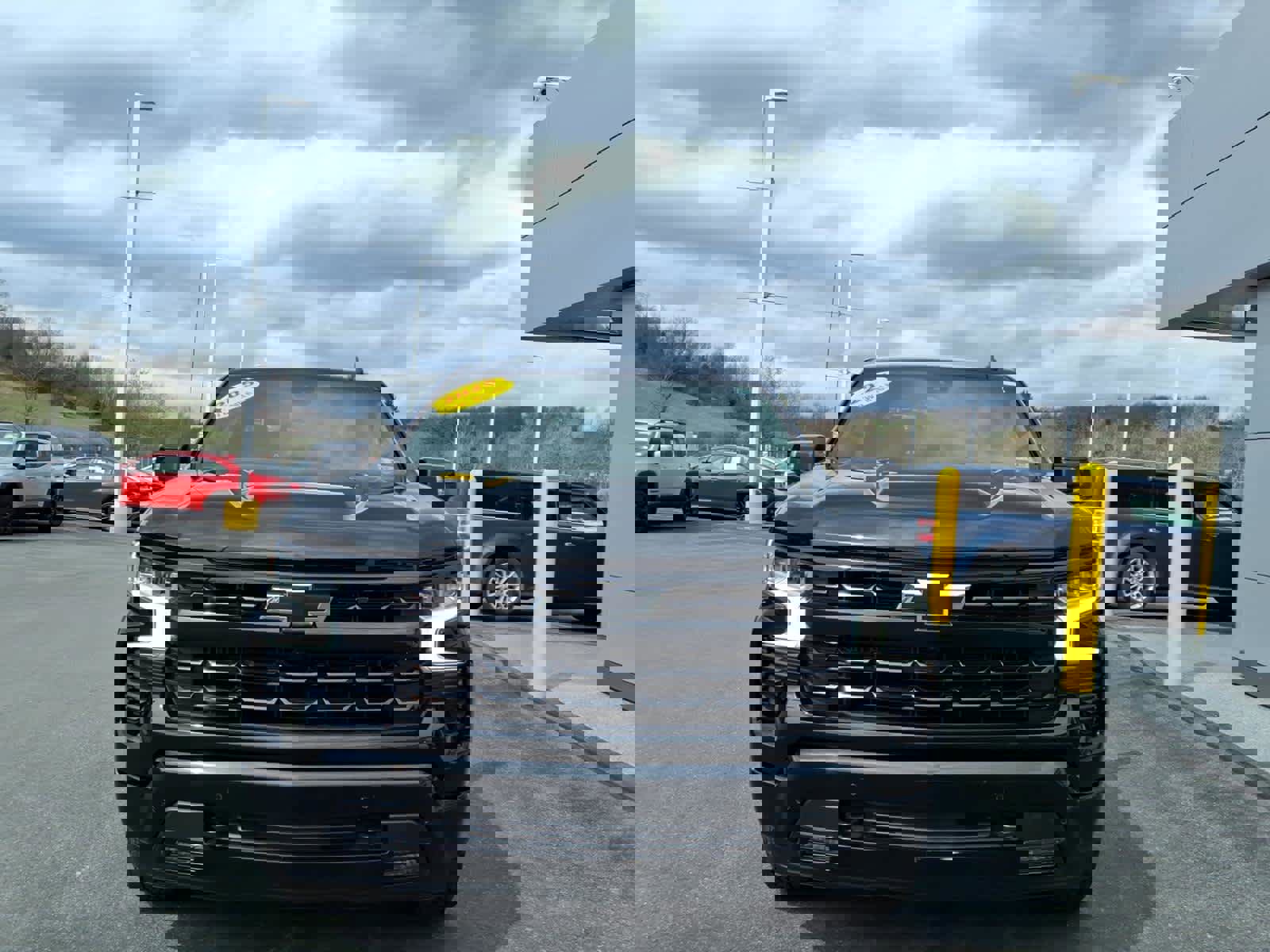 Used 2025 Chevrolet Silverado 1500 RST image 3