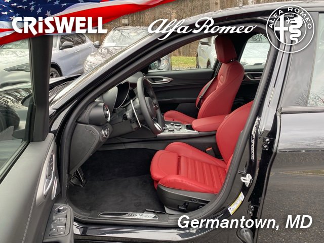 New 2025 Alfa Romeo Giulia AWD image 21
