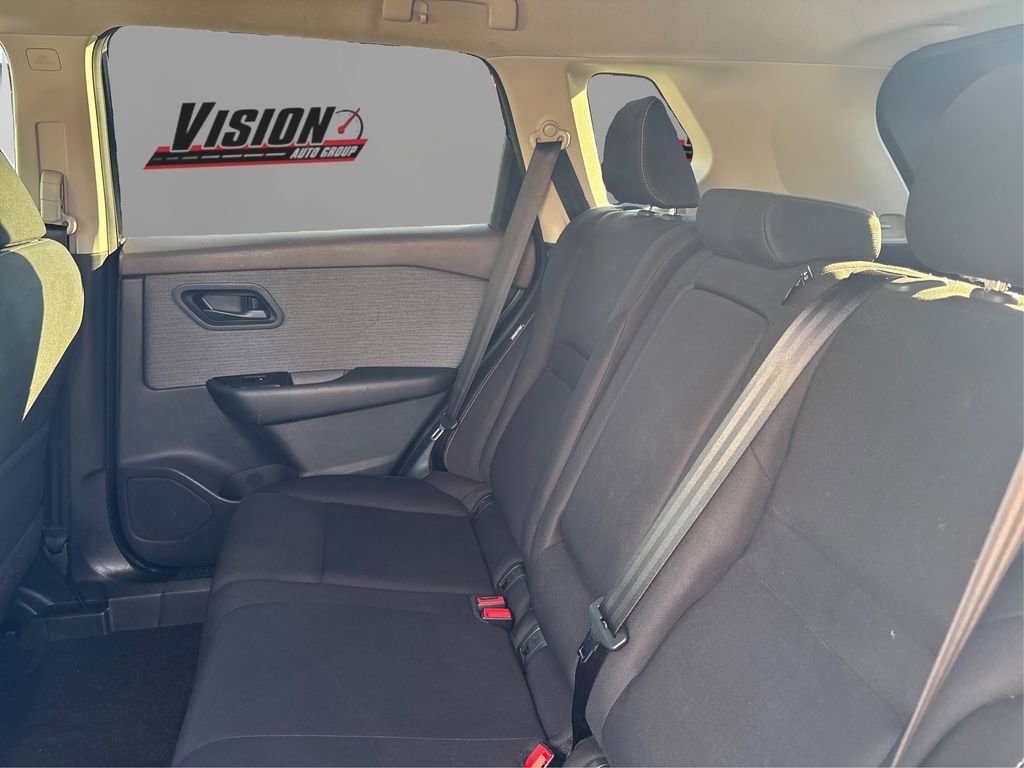 Used 2023 Nissan Rogue S image 10
