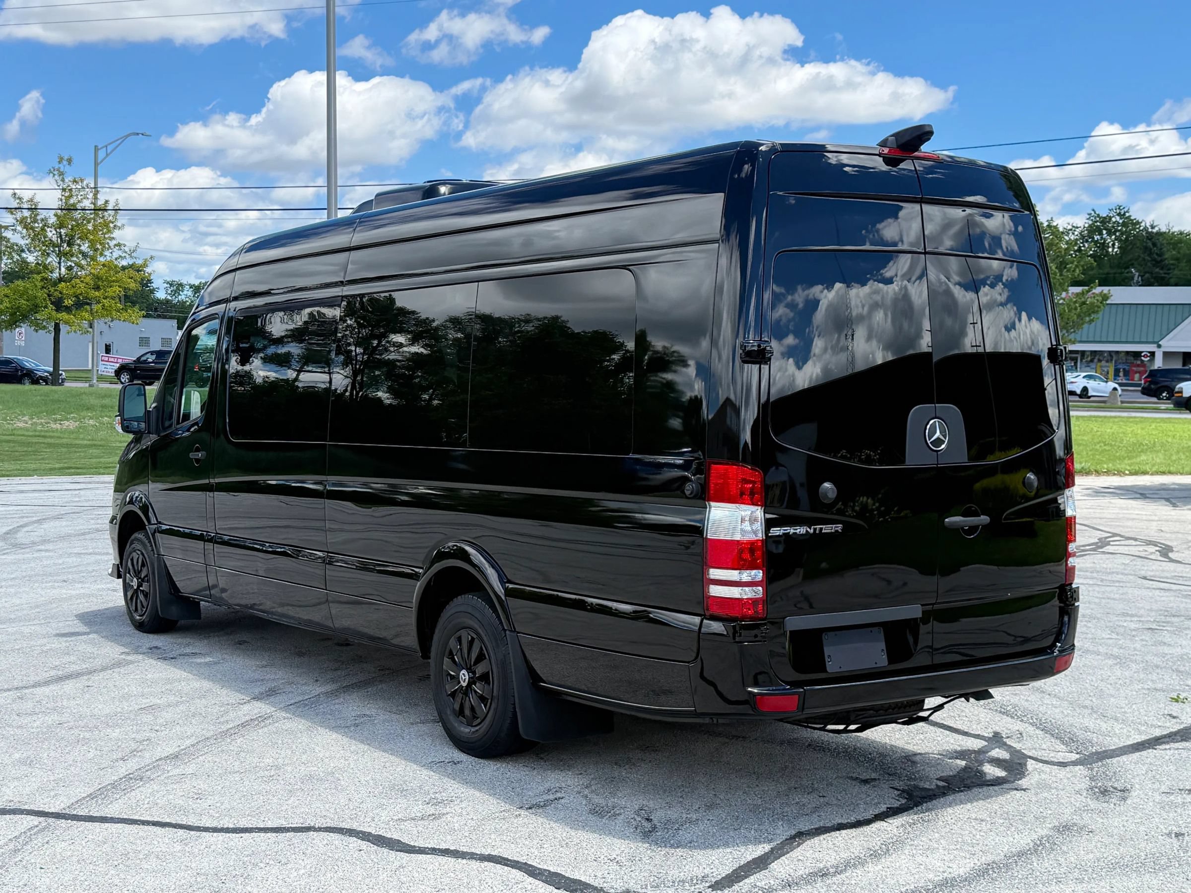 Used 2017 Mercedes-Benz Sprinter 3500 image 8