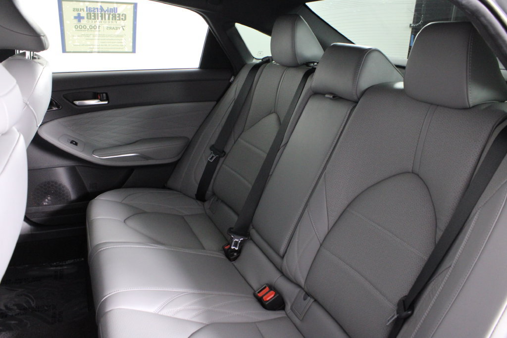 Used 2022 Toyota Avalon Limited w/ Advanced Safety Package FWD image 21