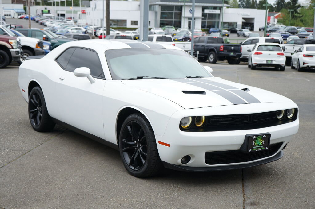 Used 2017 Dodge Challenger SXT w/ Blacktop Package RWD image 3
