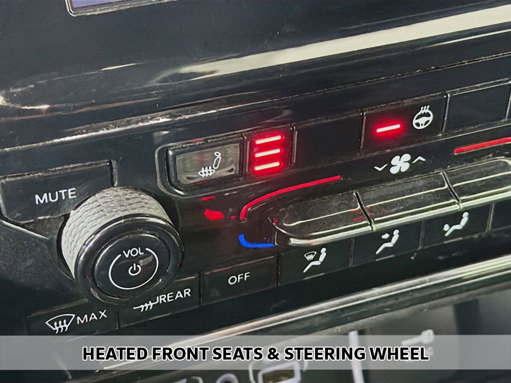 Used 2023 Jeep Grand Cherokee L Laredo image 6