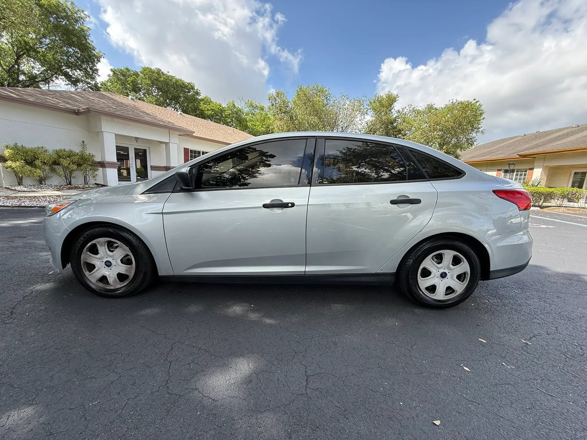 Used 2015 Ford Focus S FWD image 3