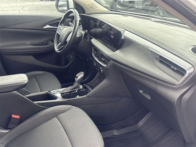 Certified 2024 Buick Encore GX Preferred w/ Comfort Package FWD image 27