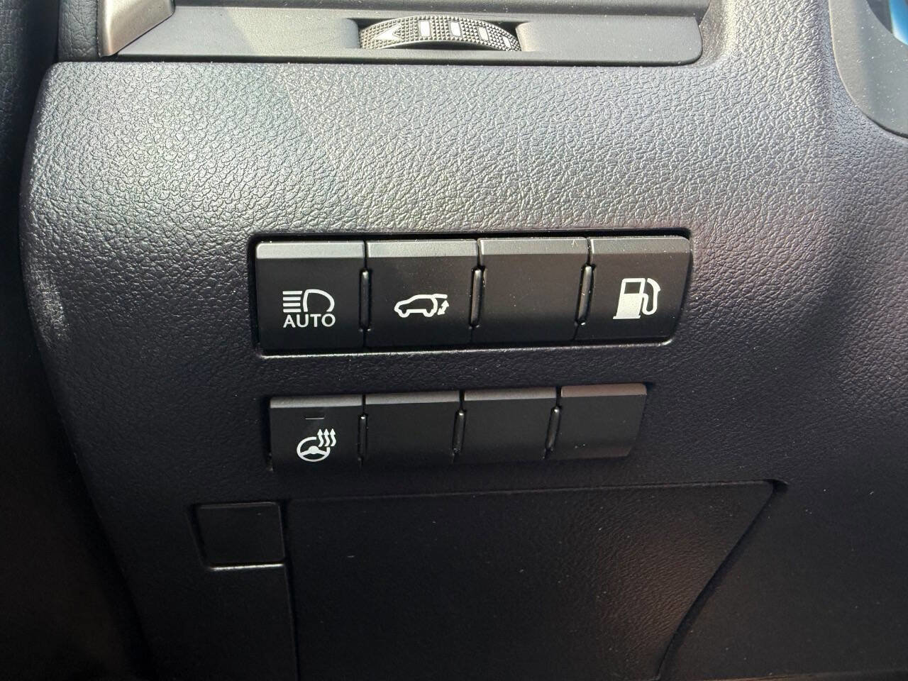 Used 2017 Lexus RX 450h AWD image 29