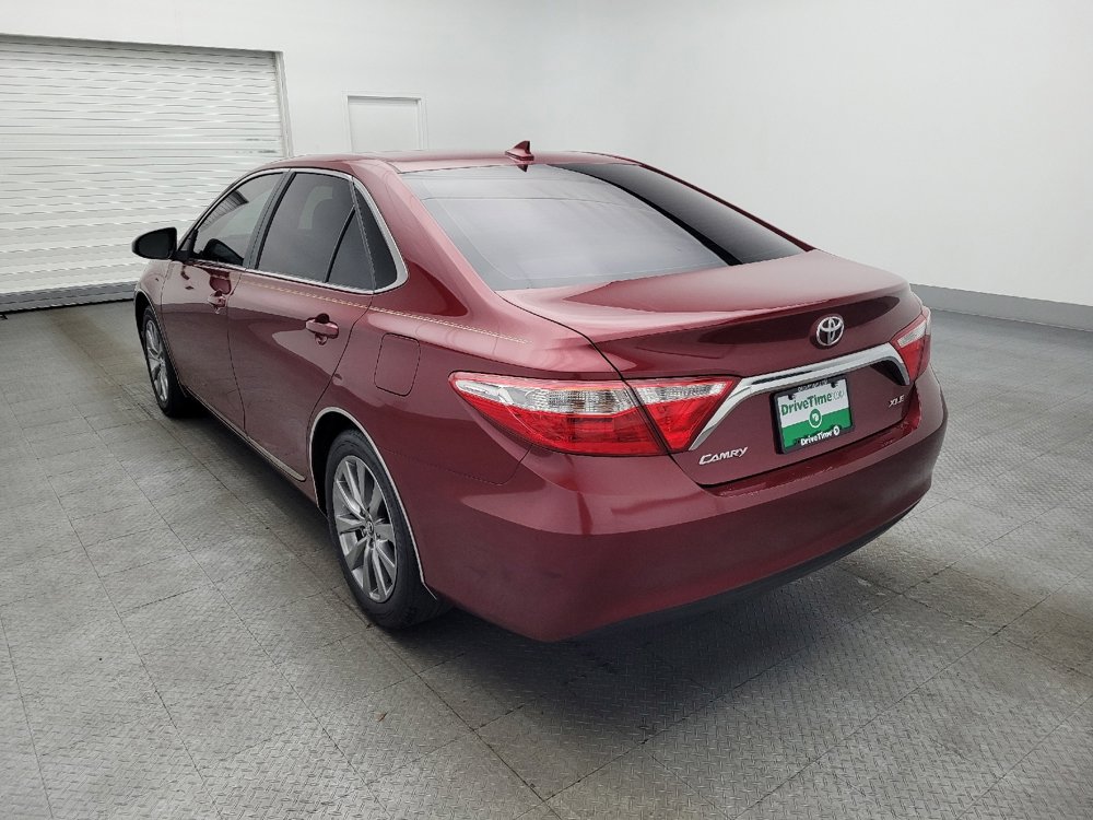 Used 2017 Toyota Camry XLE w/ Moonroof Package image 5