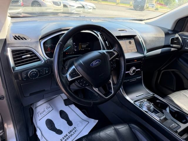 Used 2019 Ford Edge Titanium FWD image 28