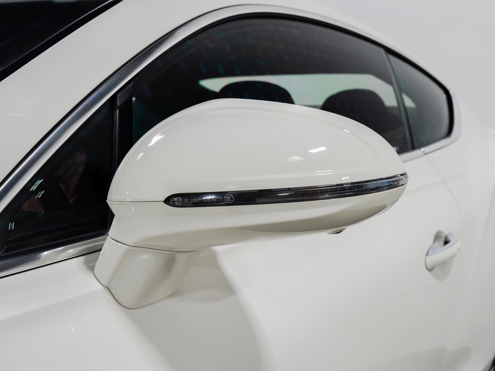 Used 2020 Bentley Continental GT V8 image 17