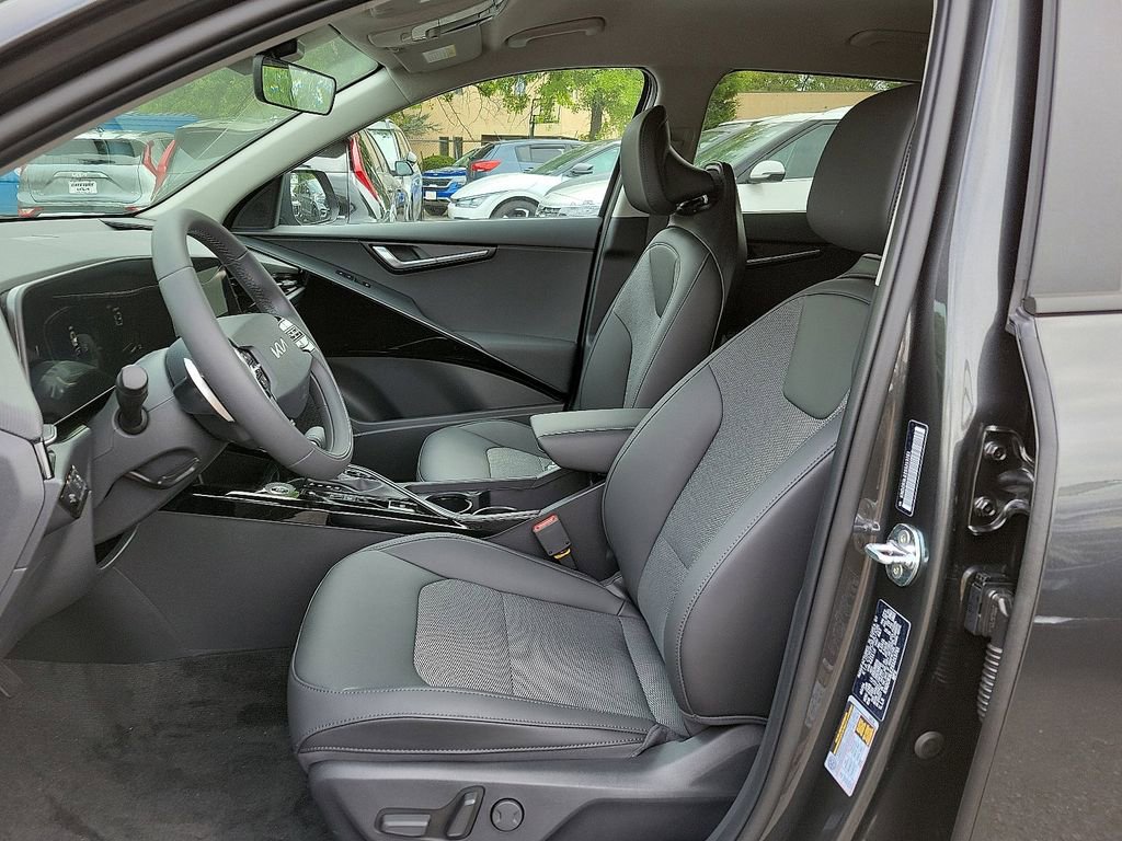 New 2025 Kia Niro EX image 6