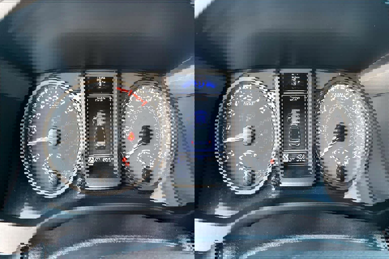 Used 2022 Toyota Tacoma TRD Off-Road image 21