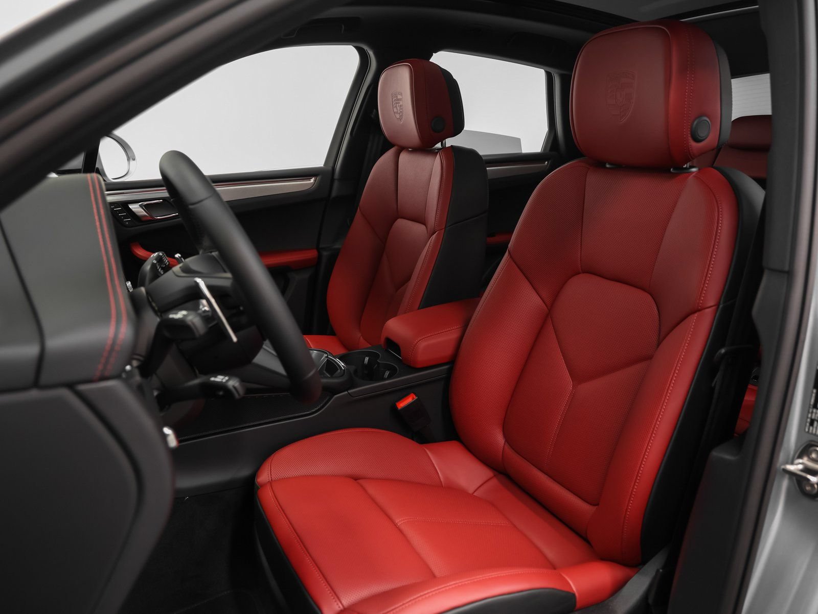 Certified 2026 Porsche Macan Turbo AWD/4WD image 48