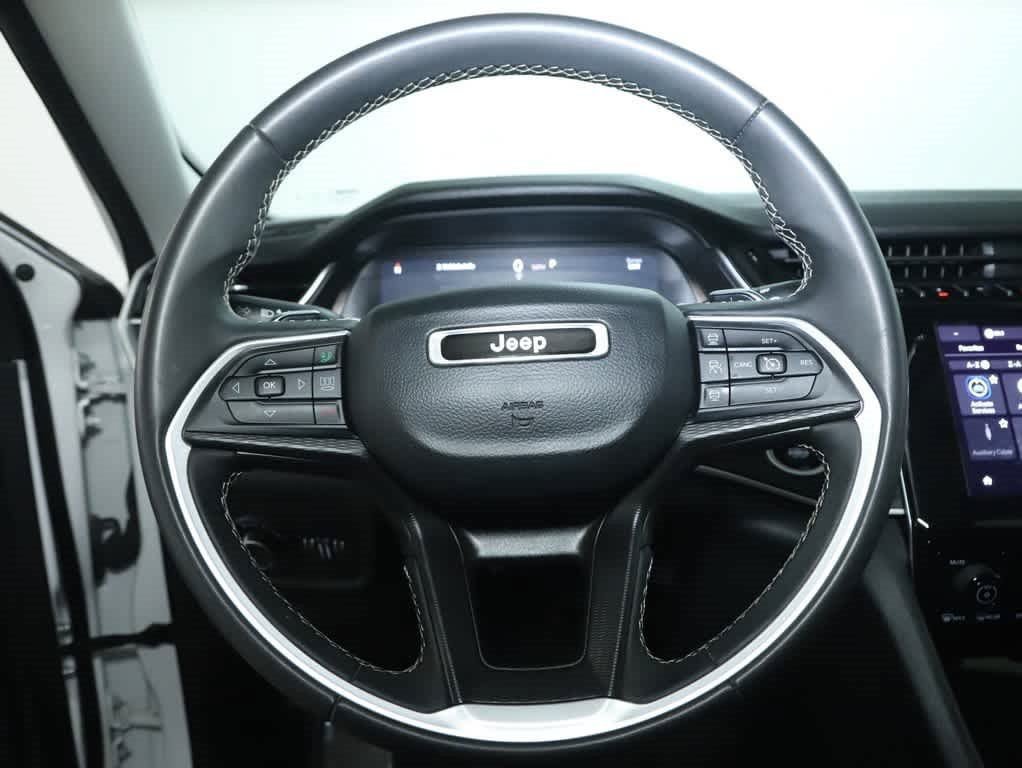 Used 2023 Jeep Grand Cherokee Laredo AWD/4WD image 22