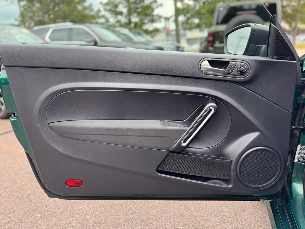 Used 2018 Volkswagen Beetle 2.0T S FWD image 13
