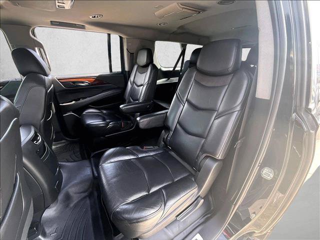 Used 2019 Cadillac Escalade ESV Premium Luxury RWD image 28