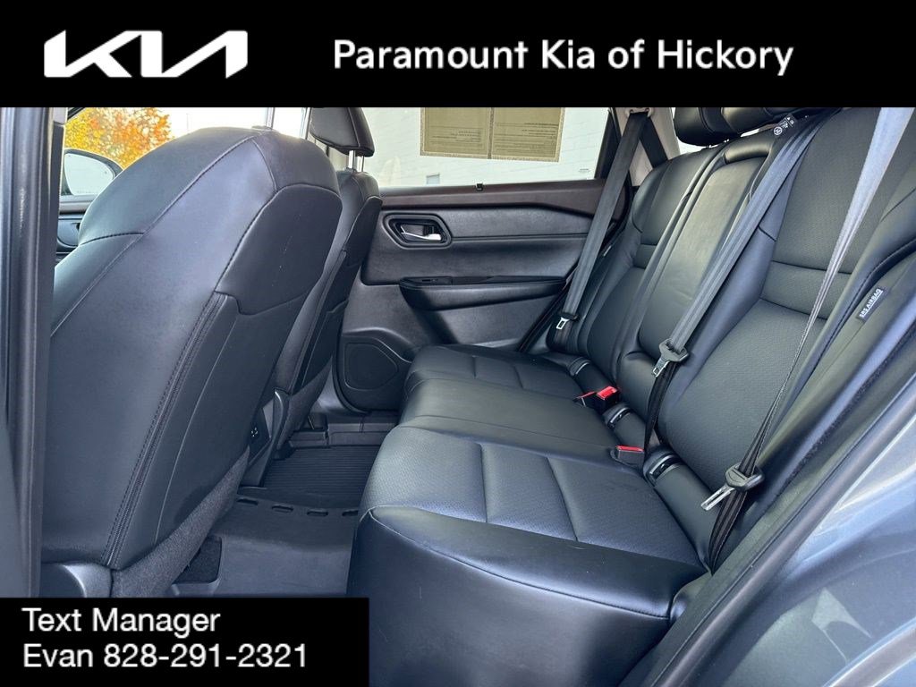 Used 2023 Nissan Rogue SV w/ SV Premium B Package image 13