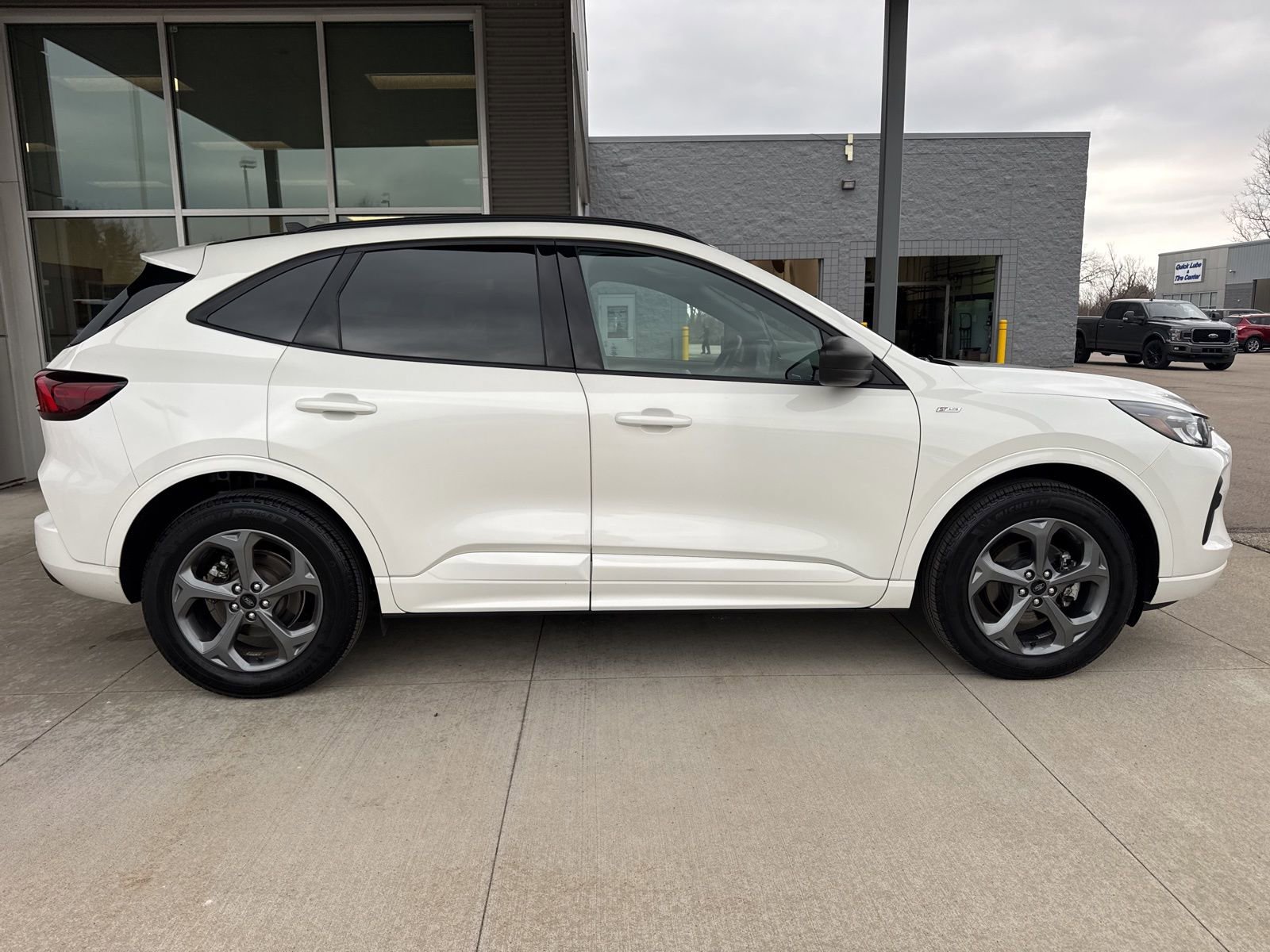 Certified 2023 Ford Escape ST-Line w/ Tech Pack #1 image 9