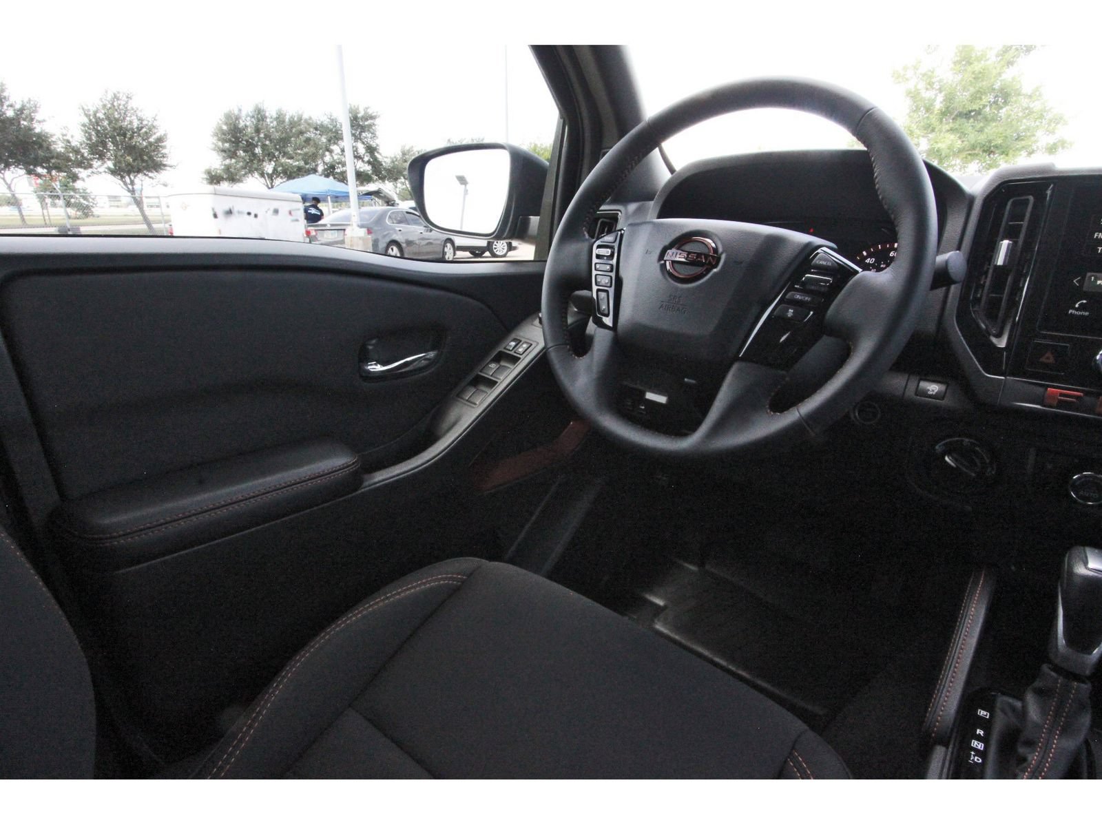 Certified 2025 Nissan Frontier PRO-4X AWD/4WD image 11