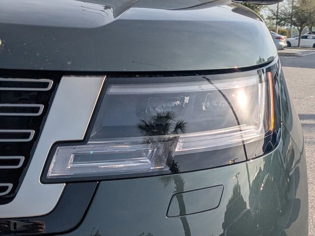 New 2026 Land Rover Range Rover Long Wheelbase SE AWD/4WD image 9