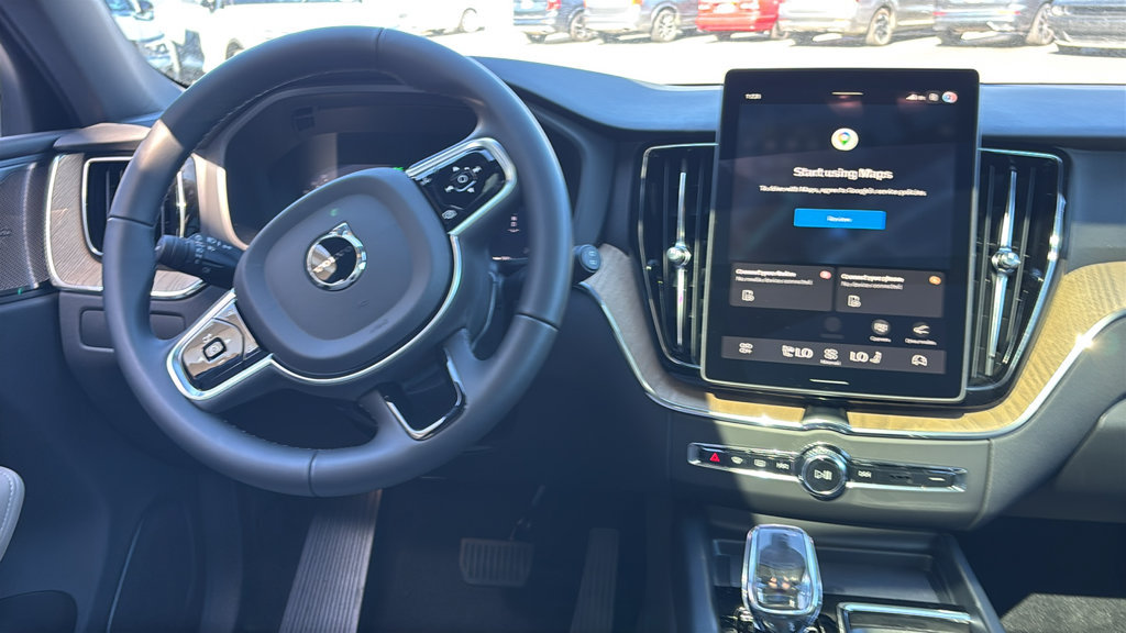 New 2027 Volvo XC60 B5 Plus AWD/4WD image 7