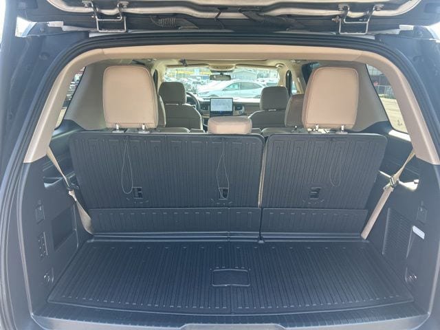 Used 2024 Ford Expedition Limited AWD/4WD image 12