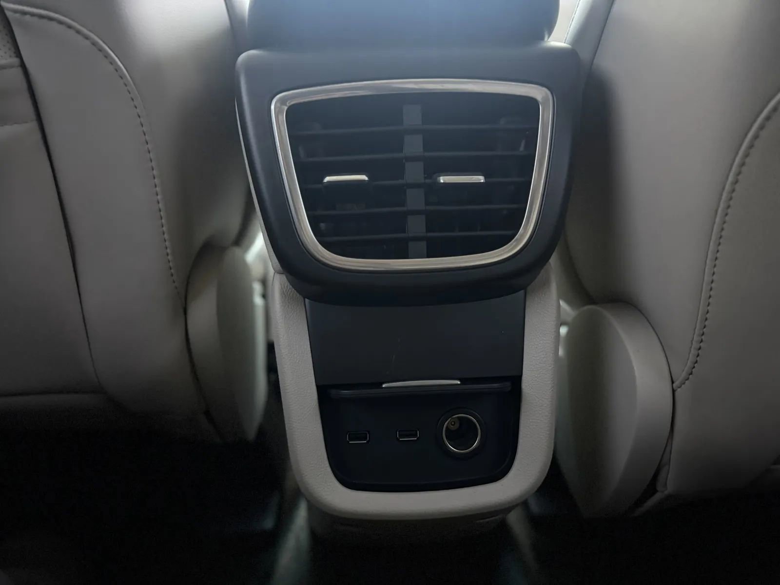 Used 2016 Lincoln MKX Reserve FWD image 36