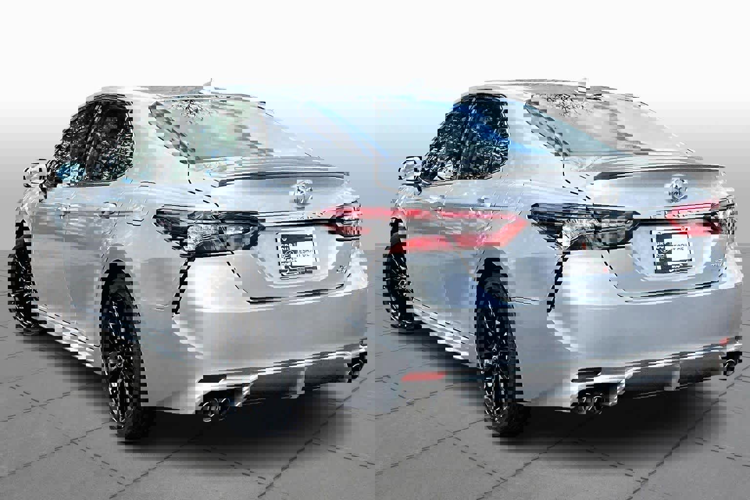 Used 2024 Toyota Camry XSE FWD image 12