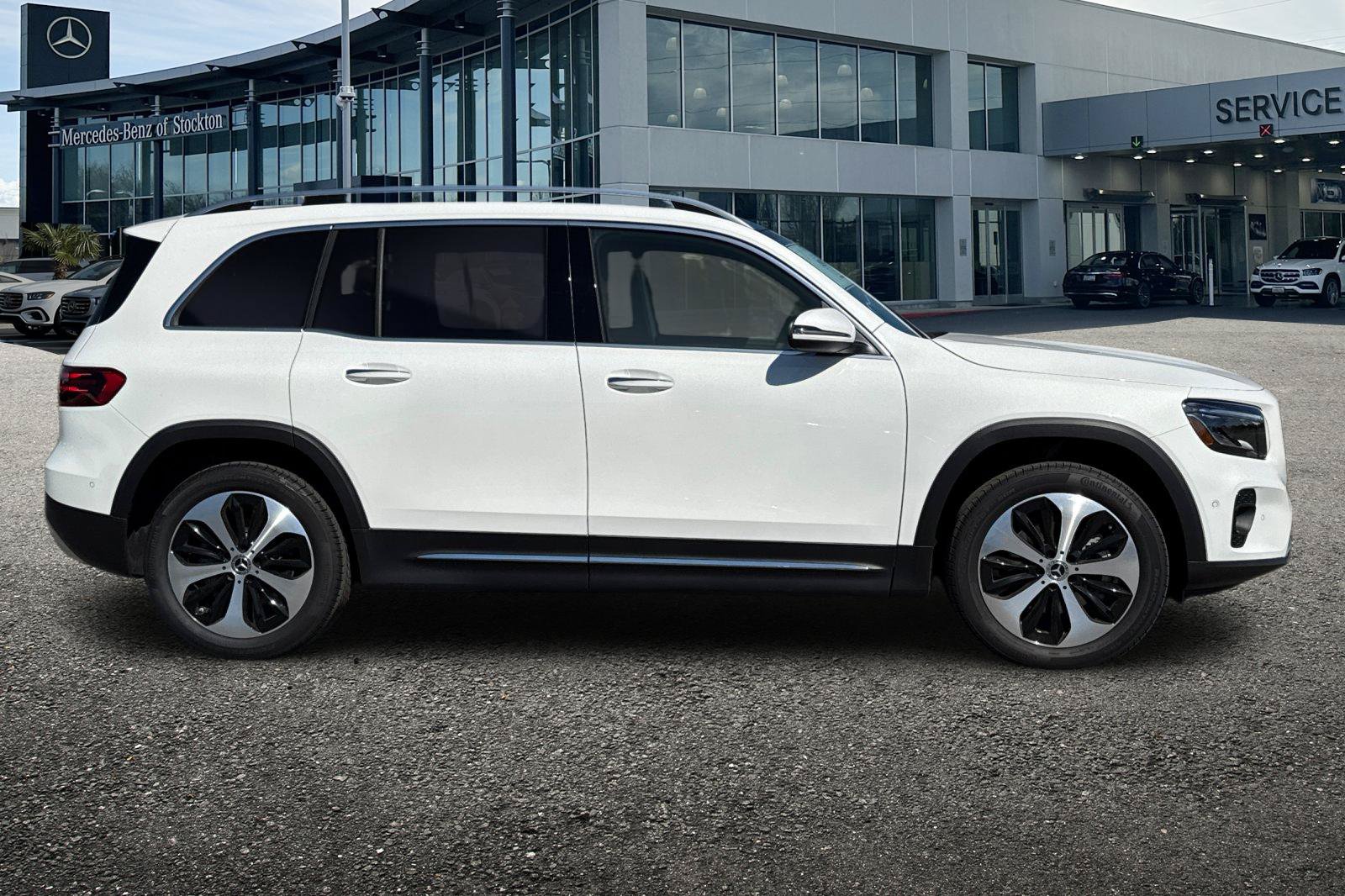 New 2025 Mercedes-Benz GLB 250 4MATIC video 3