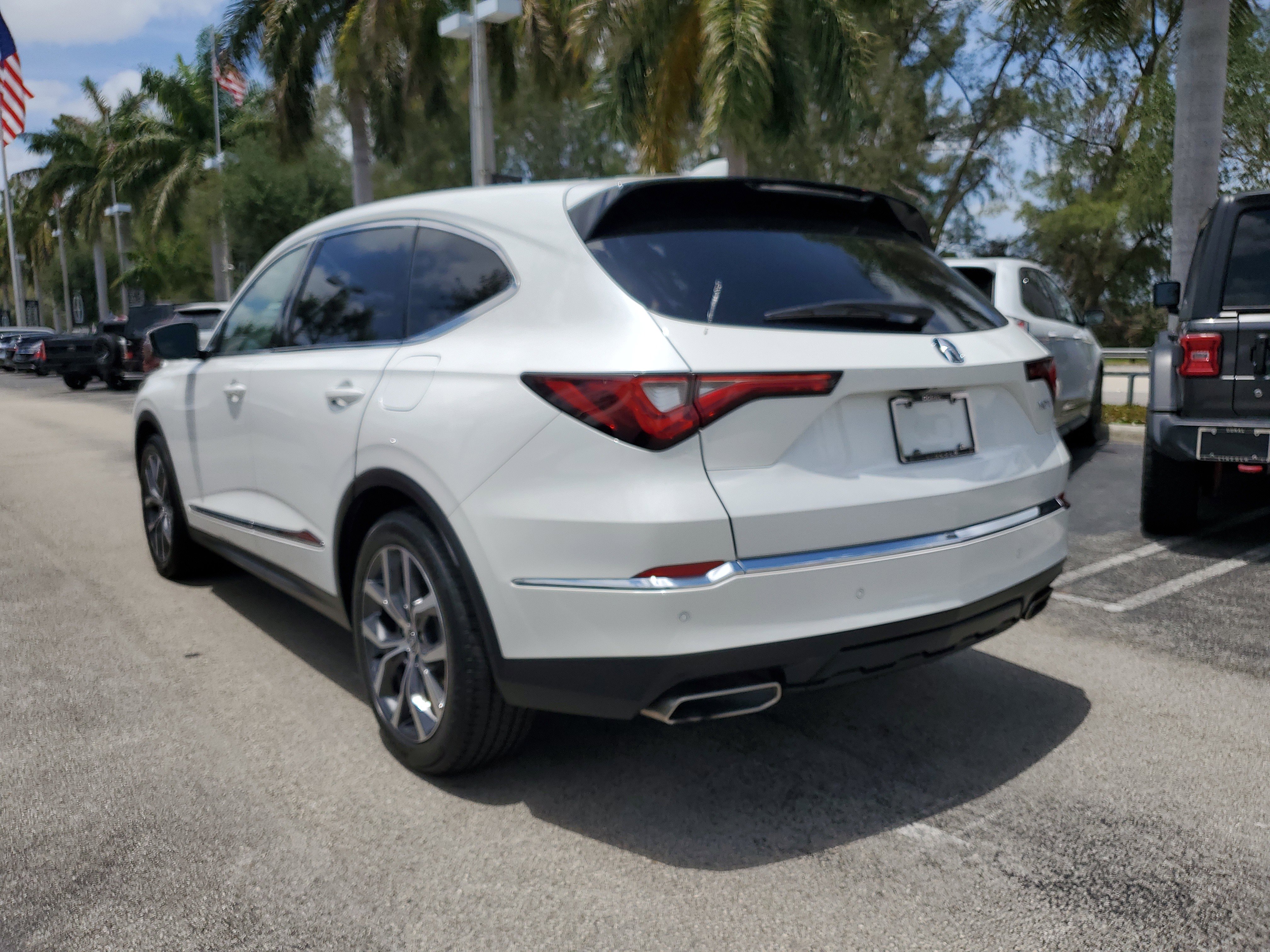 Used 2022 Acura MDX FWD w/ Technology Package image 4
