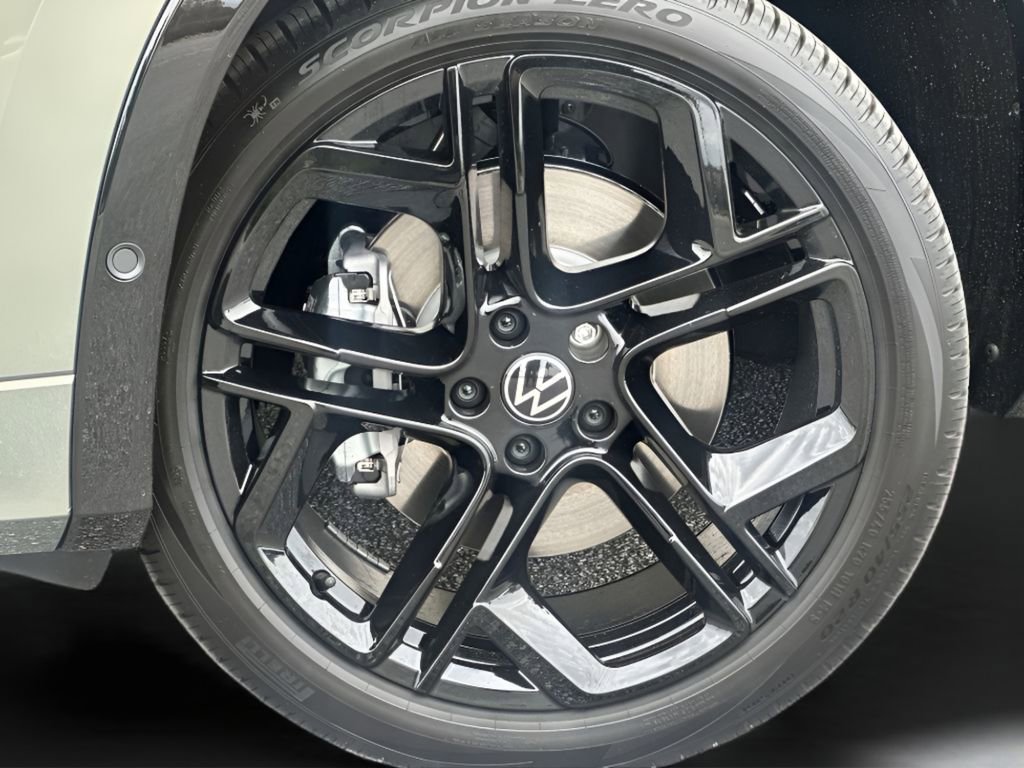 New 2026 Volkswagen Tiguan SE R-Line image 10