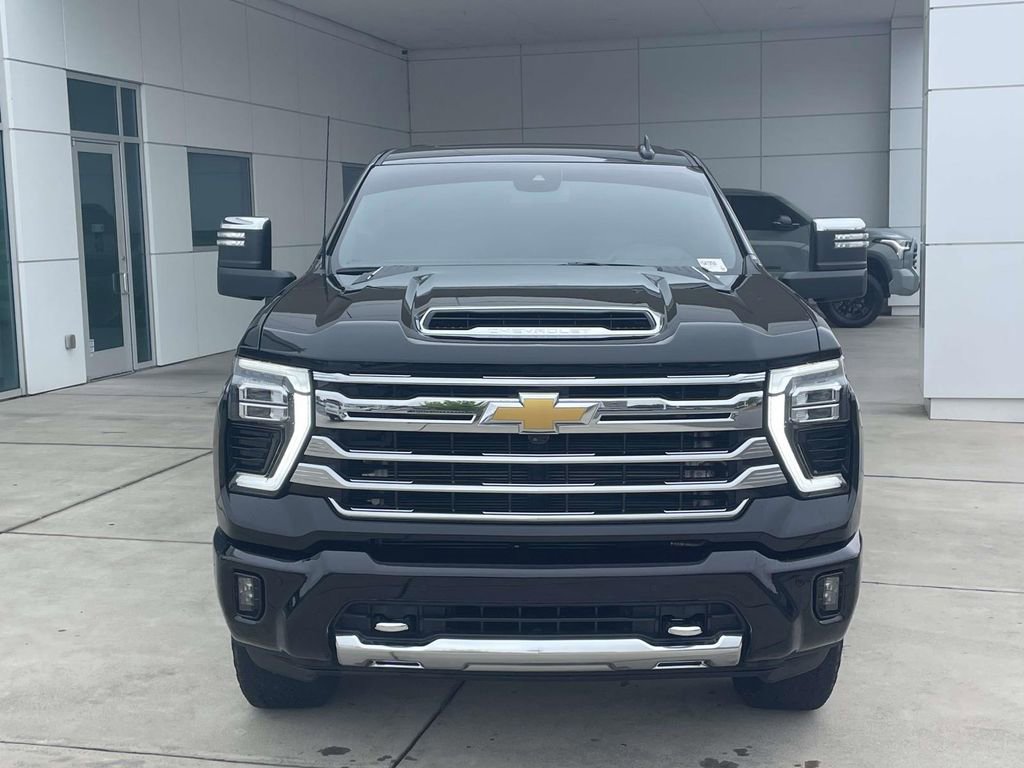 Used 2024 Chevrolet Silverado 2500 High Country AWD/4WD image 3