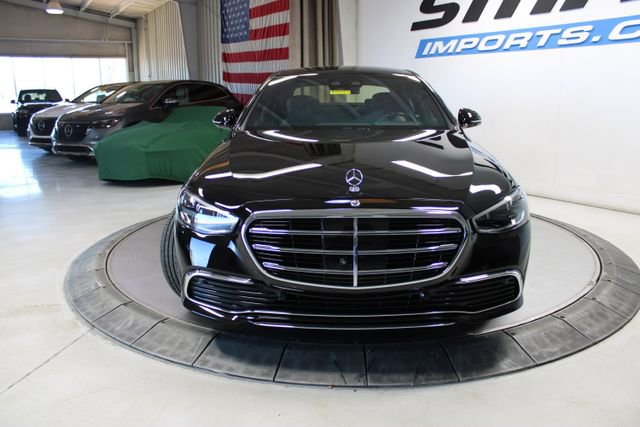Used 2024 Mercedes-Benz S 580e 4MATIC Sedan image 3