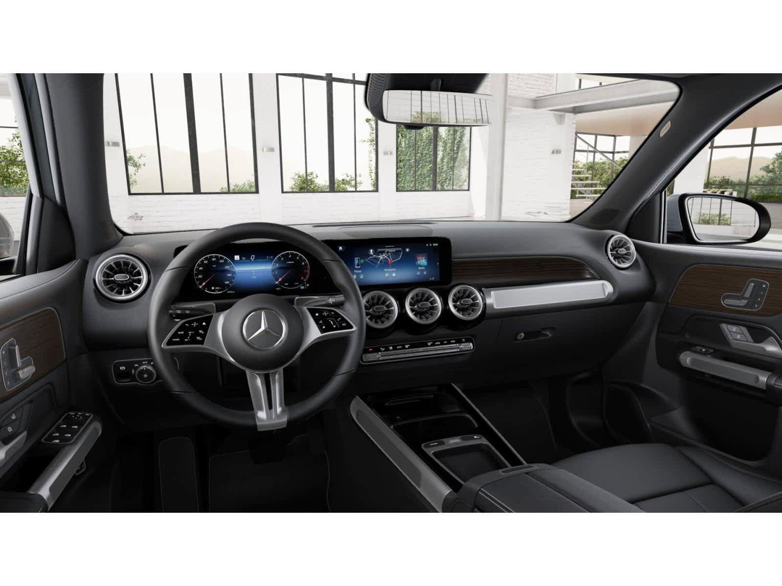 Used 2026 Mercedes-Benz GLB 250 image 2