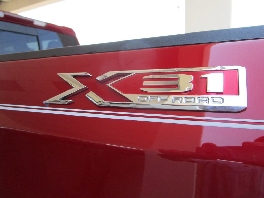 Used 2024 GMC Sierra 1500 SLT w/ SLT Premium Plus Package AWD/4WD image 12