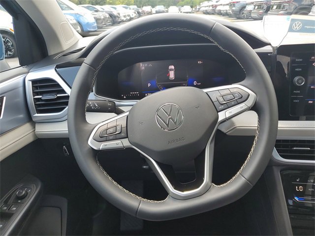 New 2025 Volkswagen Taos SE image 27