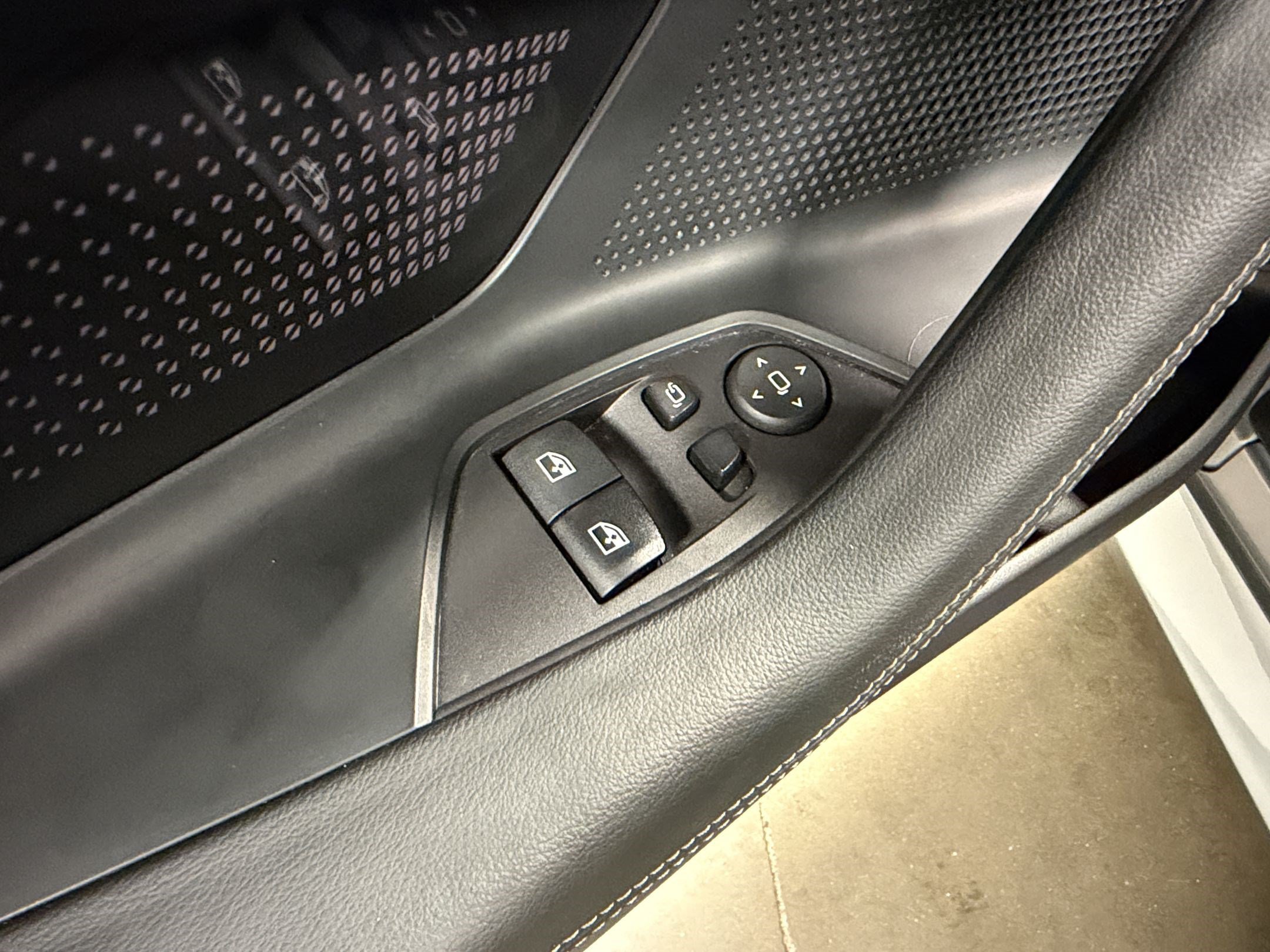 Certified 2025 BMW M240i Coupe RWD image 26
