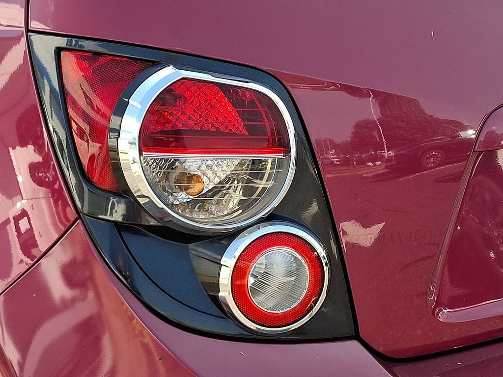 Used 2014 Chevrolet Sonic LT w/ LT Promotional Package FWD image 13