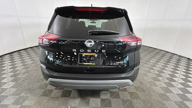 Used 2023 Nissan Rogue S AWD/4WD image 3