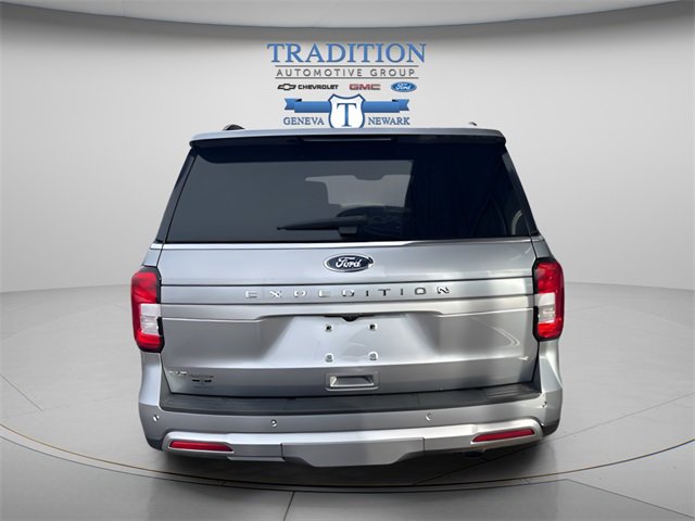 Used 2024 Ford Expedition XLT image 3