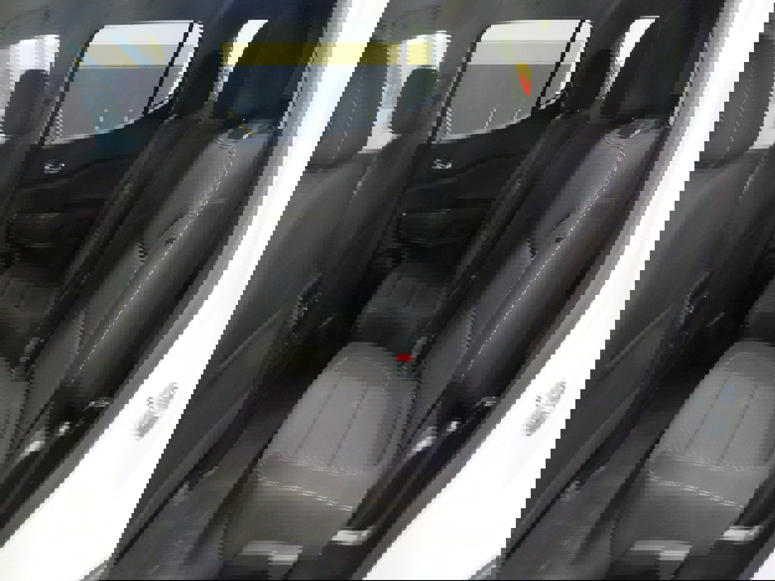 Used 2023 GMC Acadia SLE w/ Driver Convenience Package AWD/4WD image 9