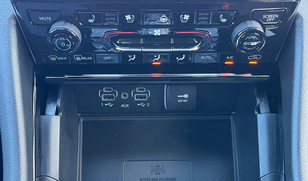 New 2025 Jeep Grand Cherokee Overland w/ Luxury Tech Group IV image 19