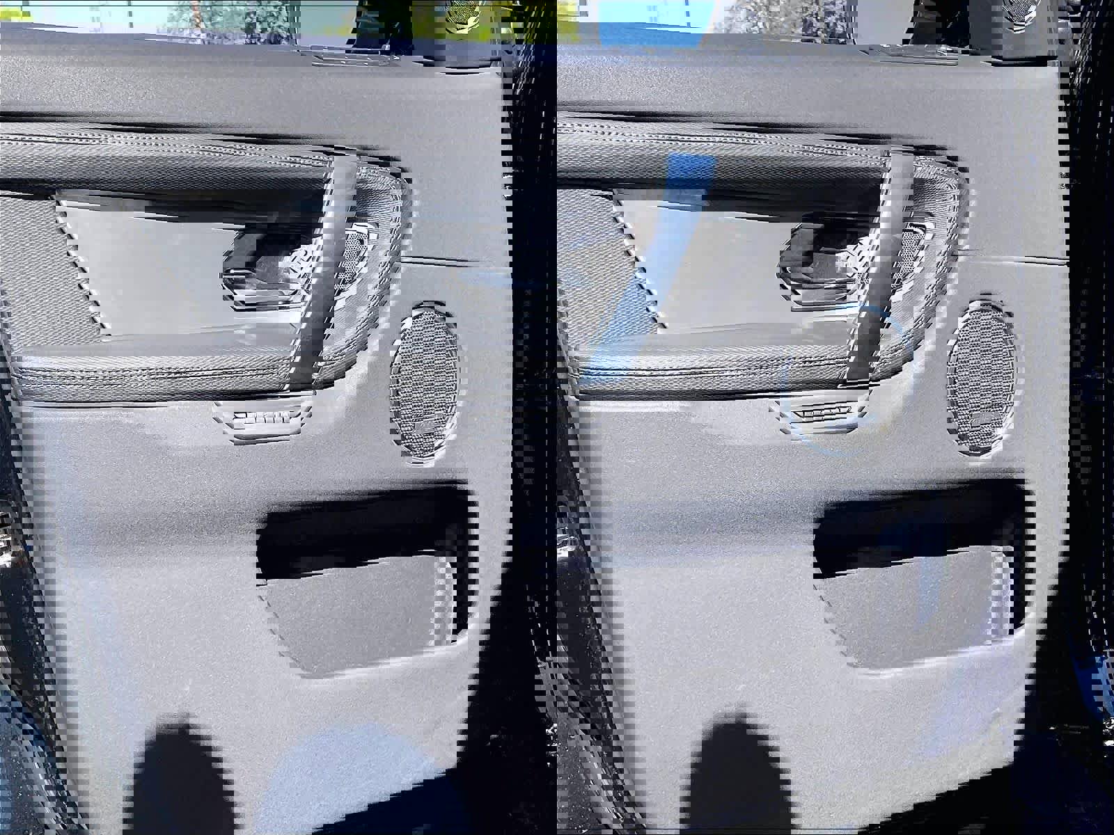 Used 2025 Land Rover Discovery Sport Dynamic SE image 25